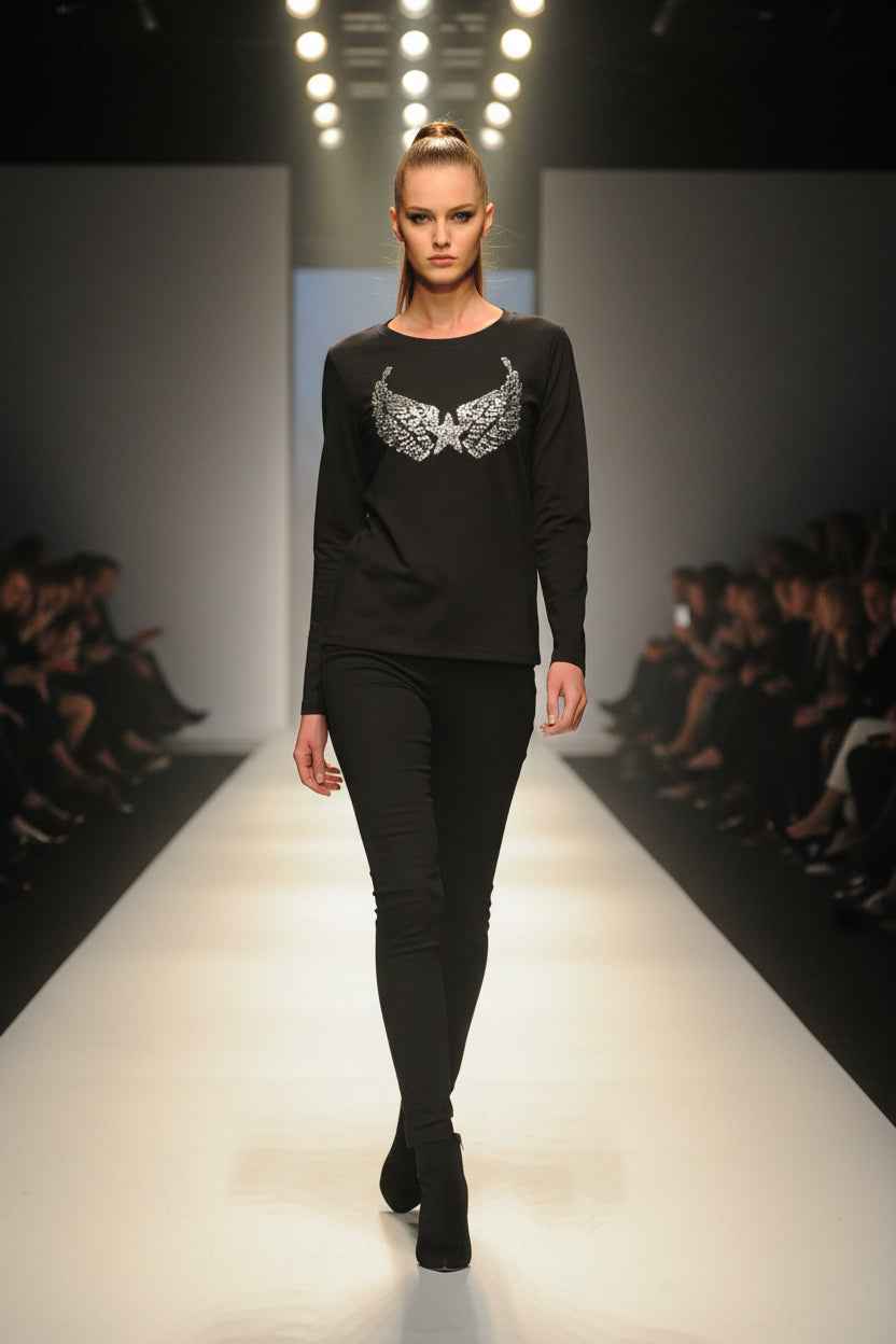 Langarmshirt mit Paillettenflügeln – Glamouröses Damenoberteil für jeden Anlass - Nicky's Kleiderstuebchen