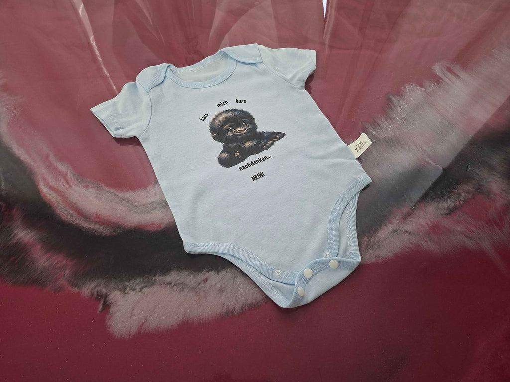 Personalisierte Baby-Bodys in vielen Farben, und jedes kann mit Sprüchen oder Motiven hergestellt werden. - Nicky's Kleiderstuebchen