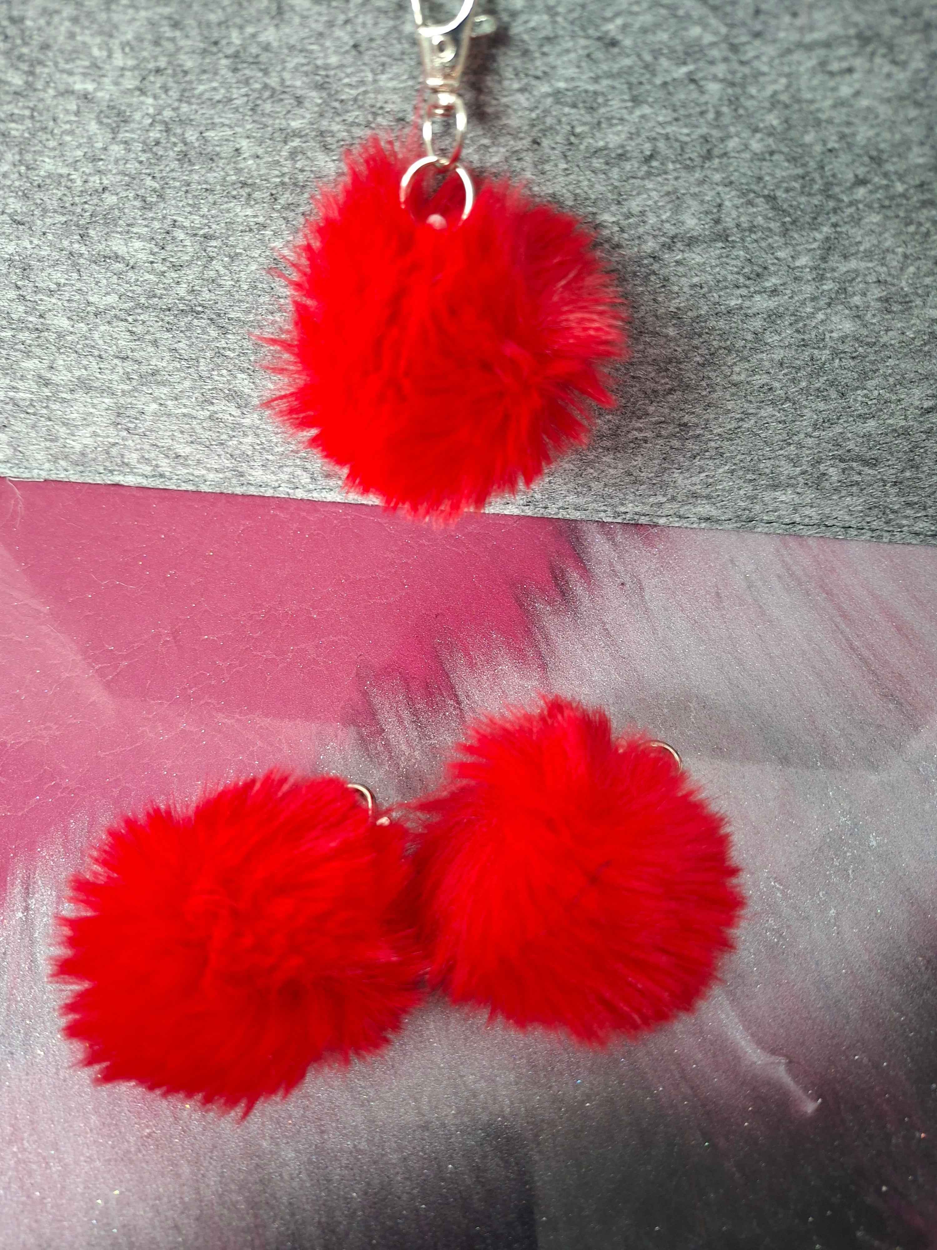 Puschel Anhänger Kaninchenfell - Stilvolles Accessoire für jeden Anlass - Nicky's Kleiderstuebchen