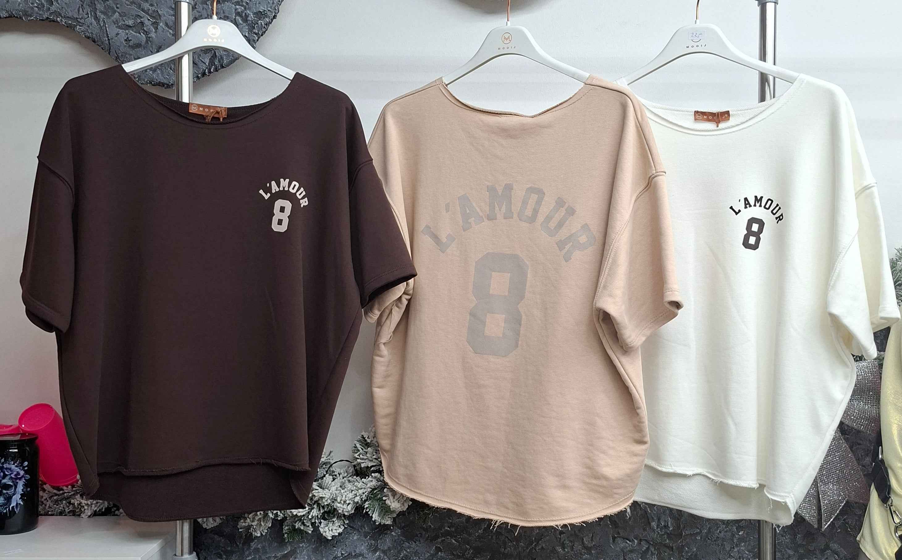 T-Shirt mit Aufdruck LAMOUR 8 – Klein vorne, Groß hinten - Nicky's Kleiderstuebchen