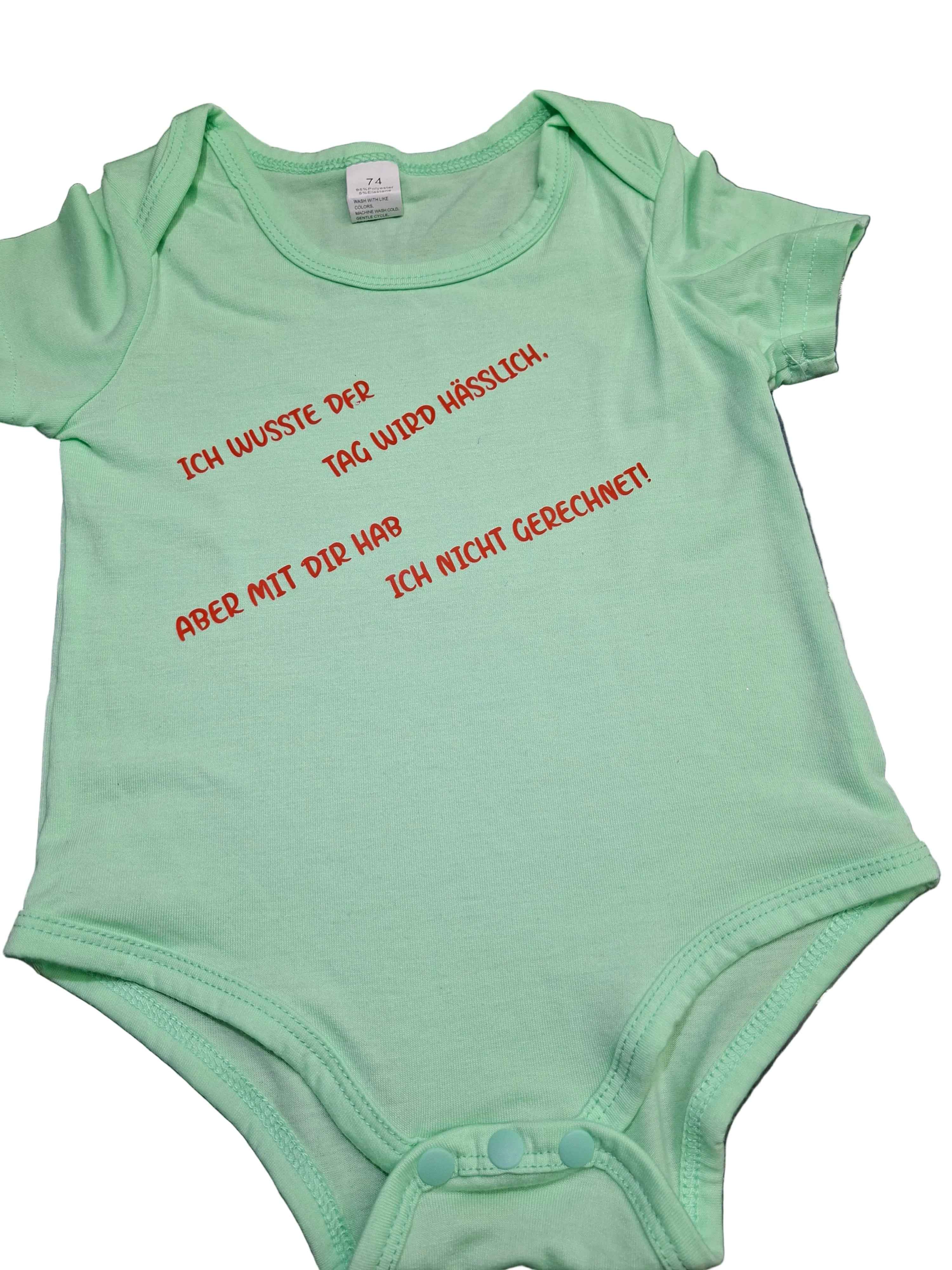 Personalisierte Baby-Bodys in vielen Farben, und jedes kann mit Sprüchen oder Motiven hergestellt werden. - Nicky's Kleiderstuebchen