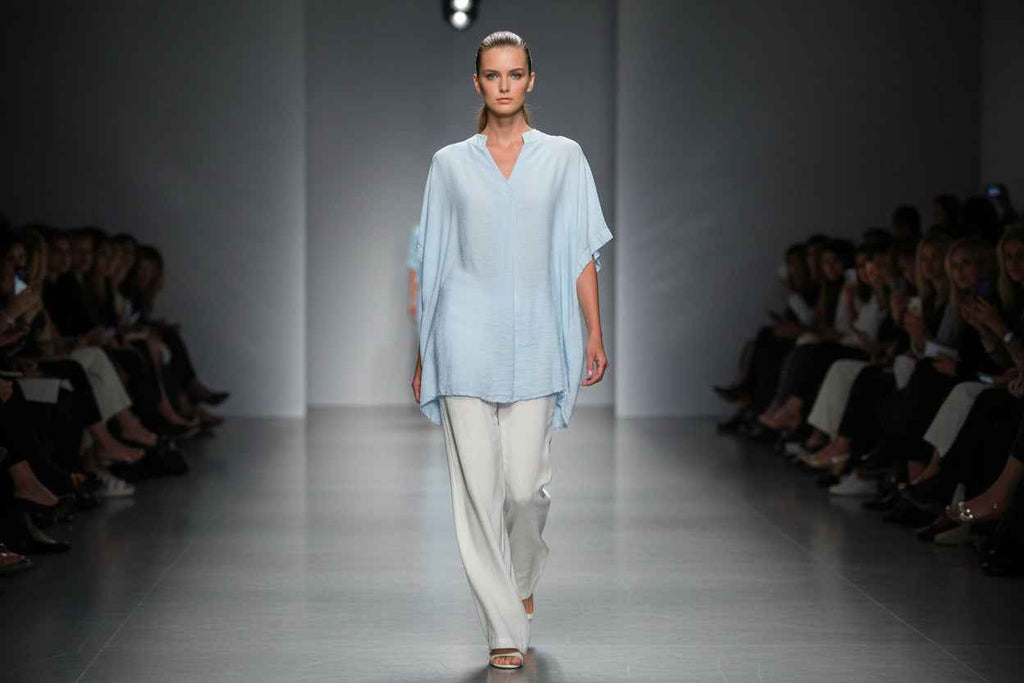 Shirt-Bluse Lisa V Ausschnitt für stilvolle Outfits und eleganten Look - Nicky's Kleiderstuebchen
