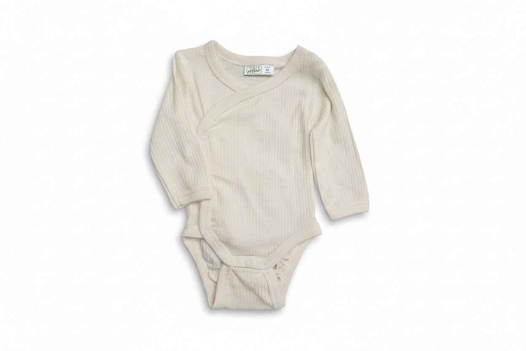 Personalisierte Baby-Bodys in vielen Farben, und jedes kann mit Sprüchen oder Motiven hergestellt werden. - Nicky's Kleiderstuebchen